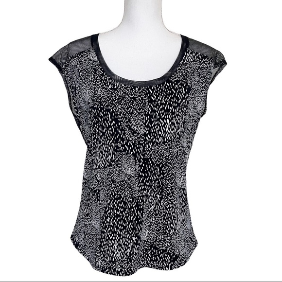 Fabletics NWT Short Sleeve Black White Print Mesh Workout Gym Top T-Shirt Sz XS - Picture 4 of 7